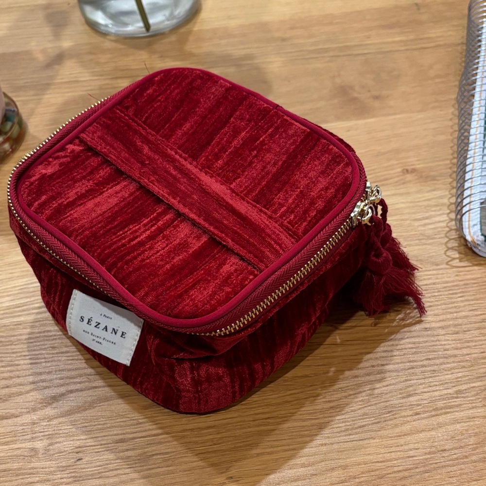 Sézane Red Velvet Cosmetic Bag - Picture 4 of 6